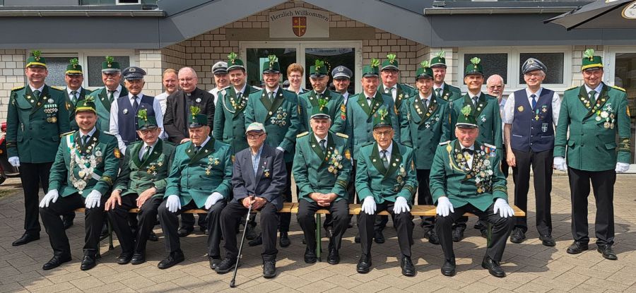 wp-content/uploads/2023/07/Ehrungen_Montag-2023_zuschnitt.jpg